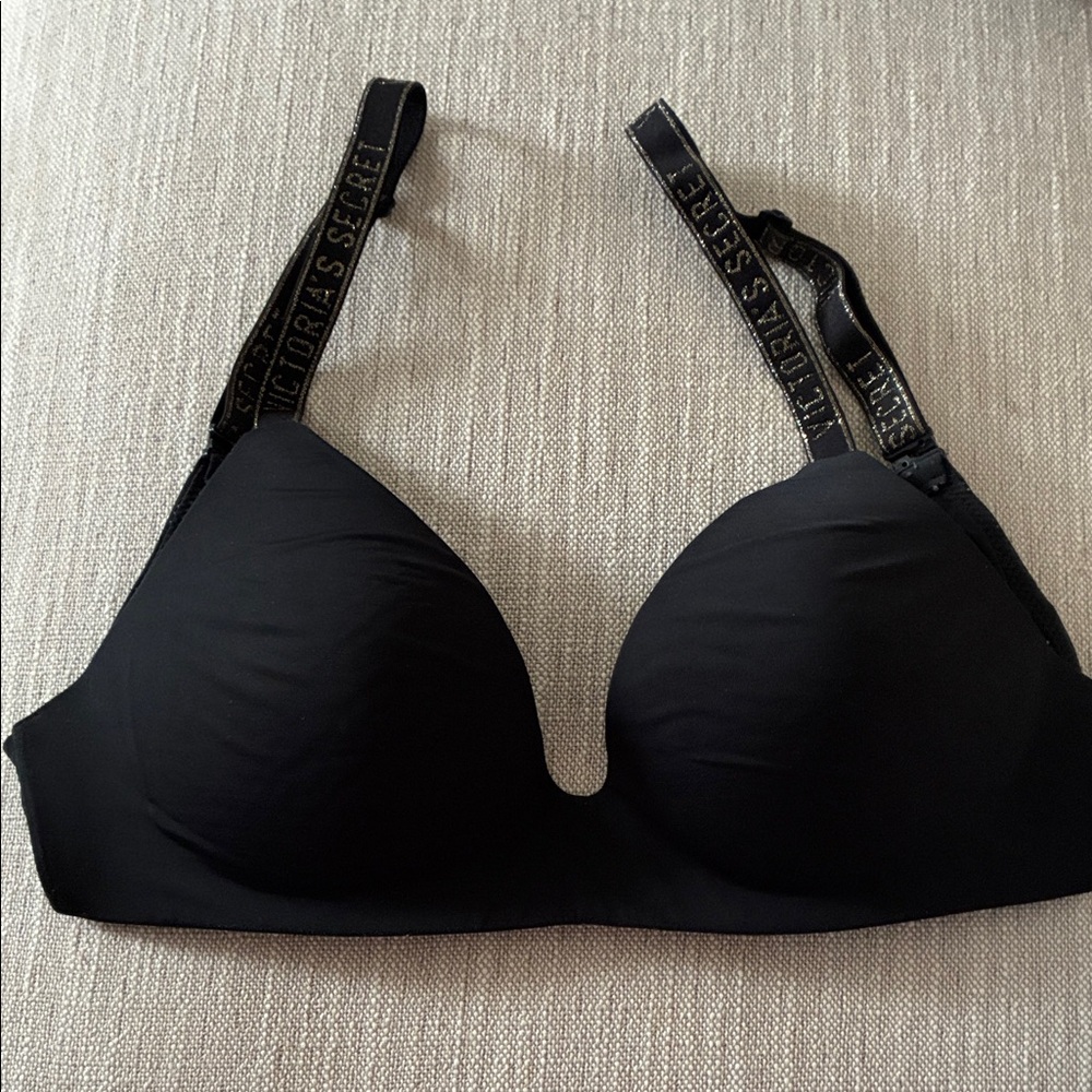 Victoria's Secret Black Molded T-Shirt Bra with Branded Straps 34B
